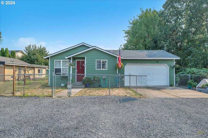 photo 1: 544 S 9TH ST, St Helens OR 97051