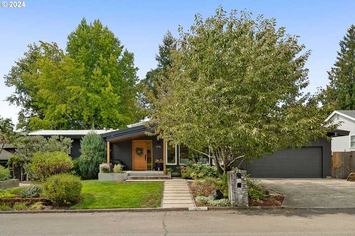 photo 1: 1715 NW 130TH AVE, Portland OR 97229