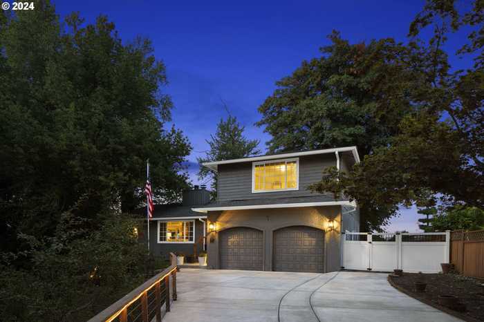 photo 1: 5557 RIVER ST, West Linn OR 97068