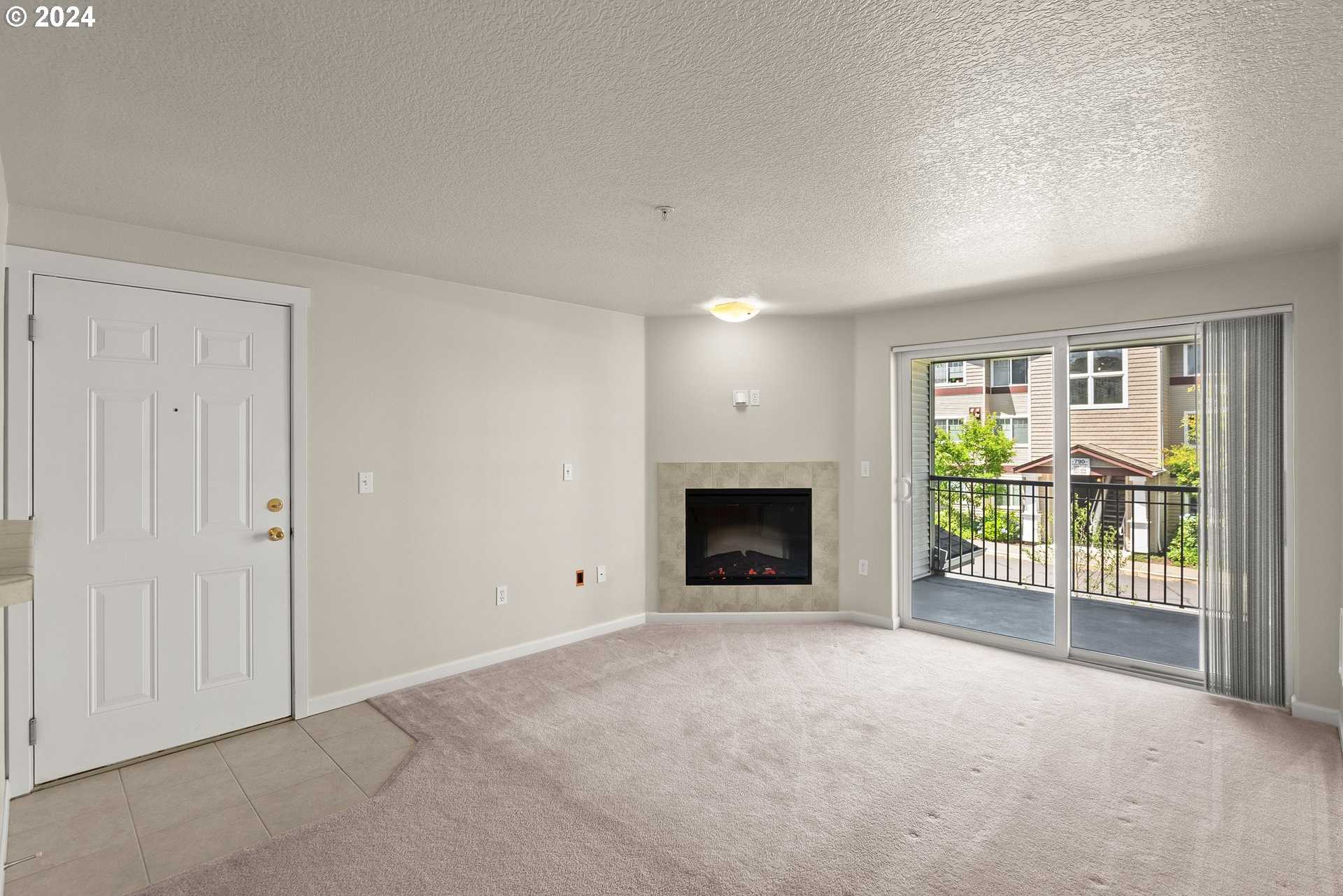 photo 2: 770 NW 185TH AVE Unit 203, Beaverton OR 97006