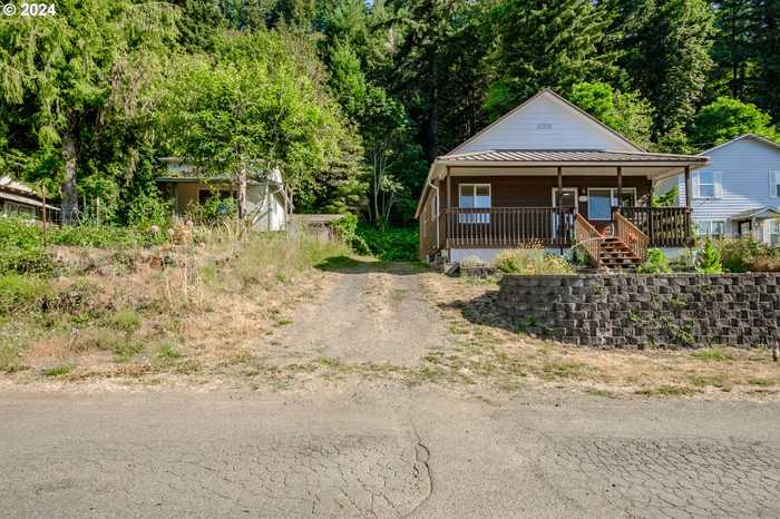 photo 42: 231 E ALDER ST, Alsea OR 97324