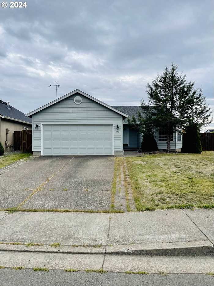 photo 2: 347 PARK PL, Monmouth OR 97361