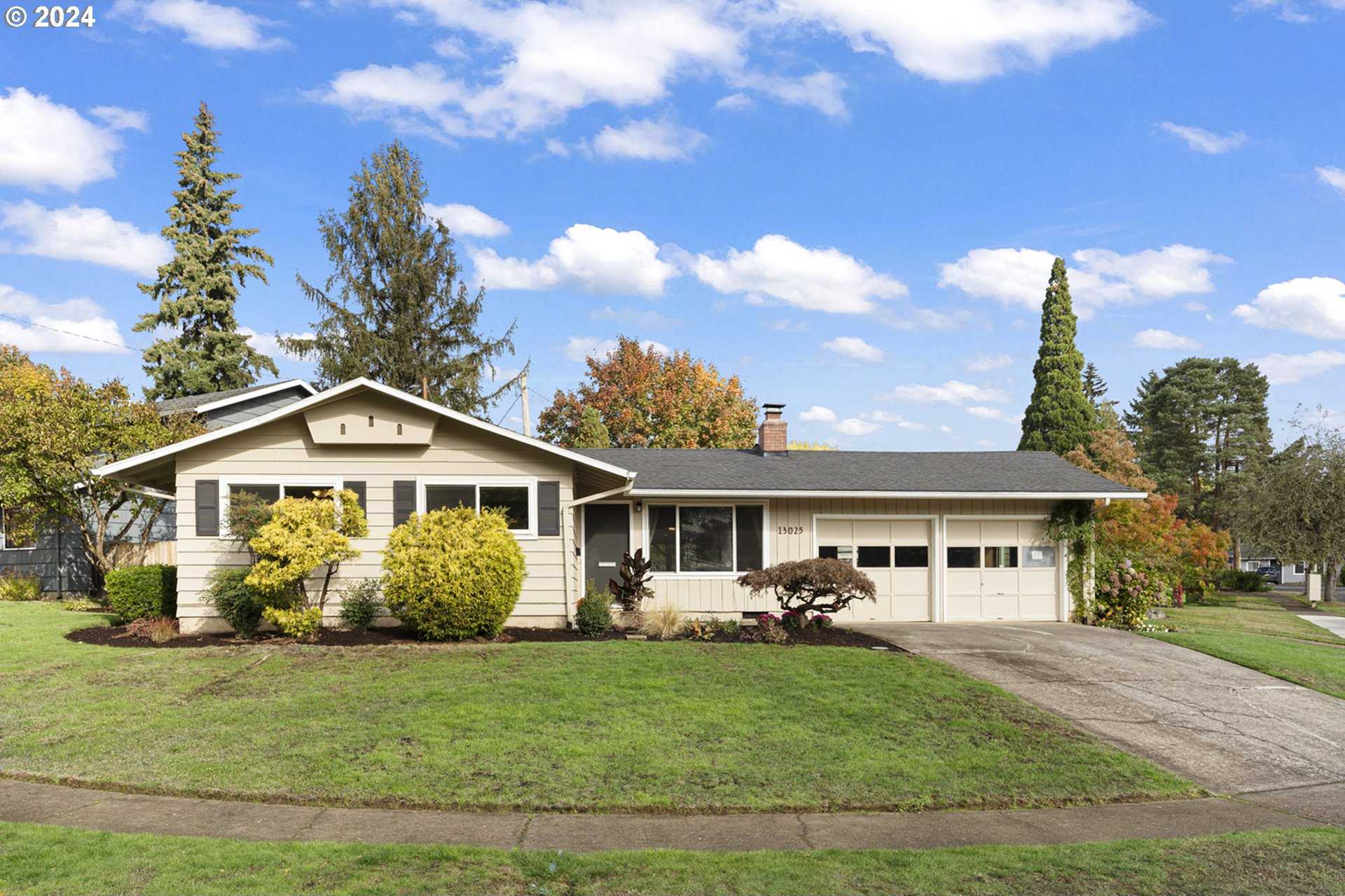 photo 1: 13025 SW BRIGHTWOOD ST, Beaverton OR 97005