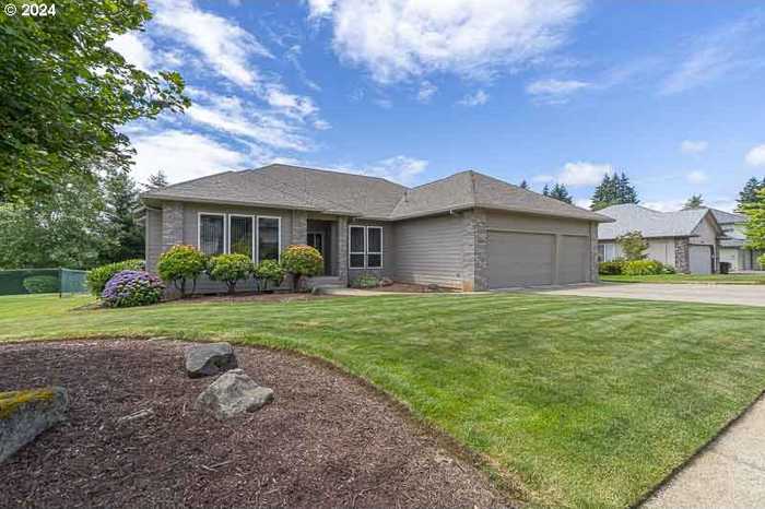 photo 1: 329 SILVER HILLS CIR SE, Salem OR 97306