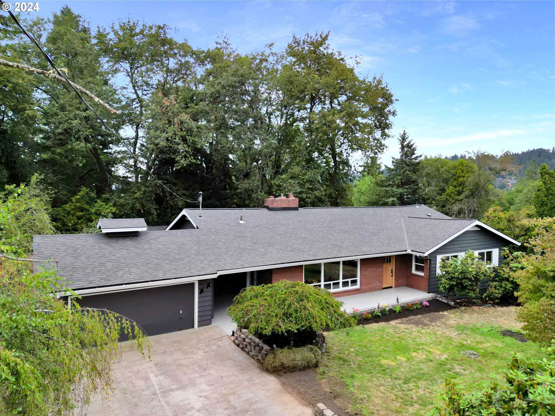 photo 1: 535 E 40TH AVE, Eugene OR 97405