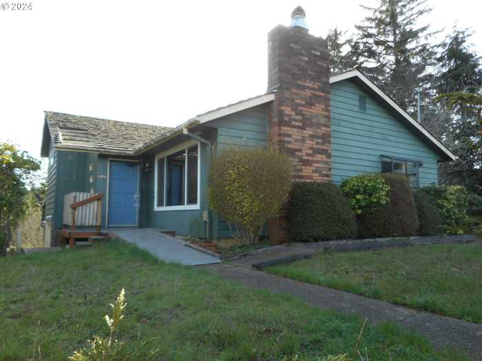 photo 2: 535 S CRESTLINE DR, Waldport OR 97394