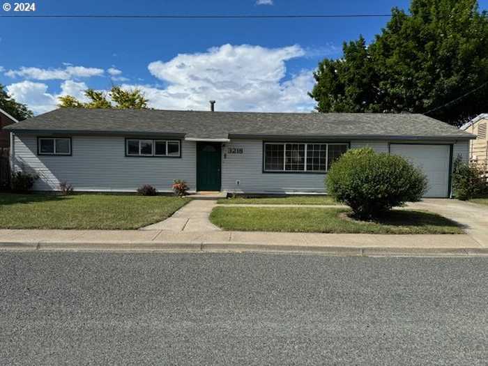 photo 1: 3218 RIVERPARK DR, Baker City OR 97814