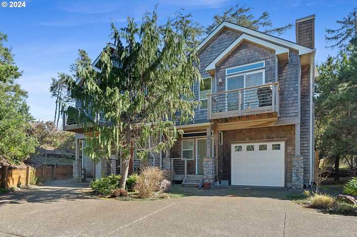 photo 1: 404 1ST ST, Manzanita OR 97130