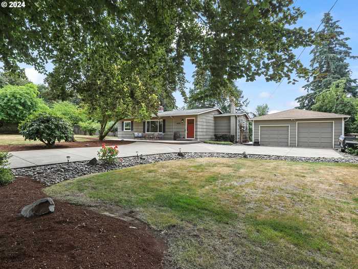 photo 1: 14038 LIVESAY RD, Oregon City OR 97045