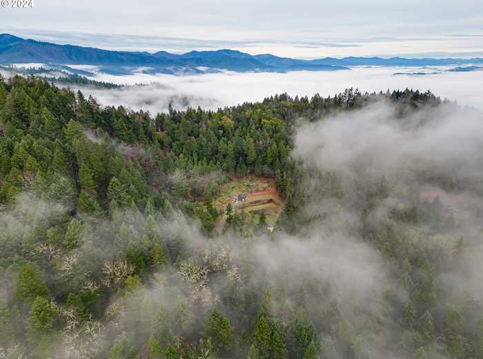 photo 39: 700 YEARLY WAY, Grants Pass OR 97527