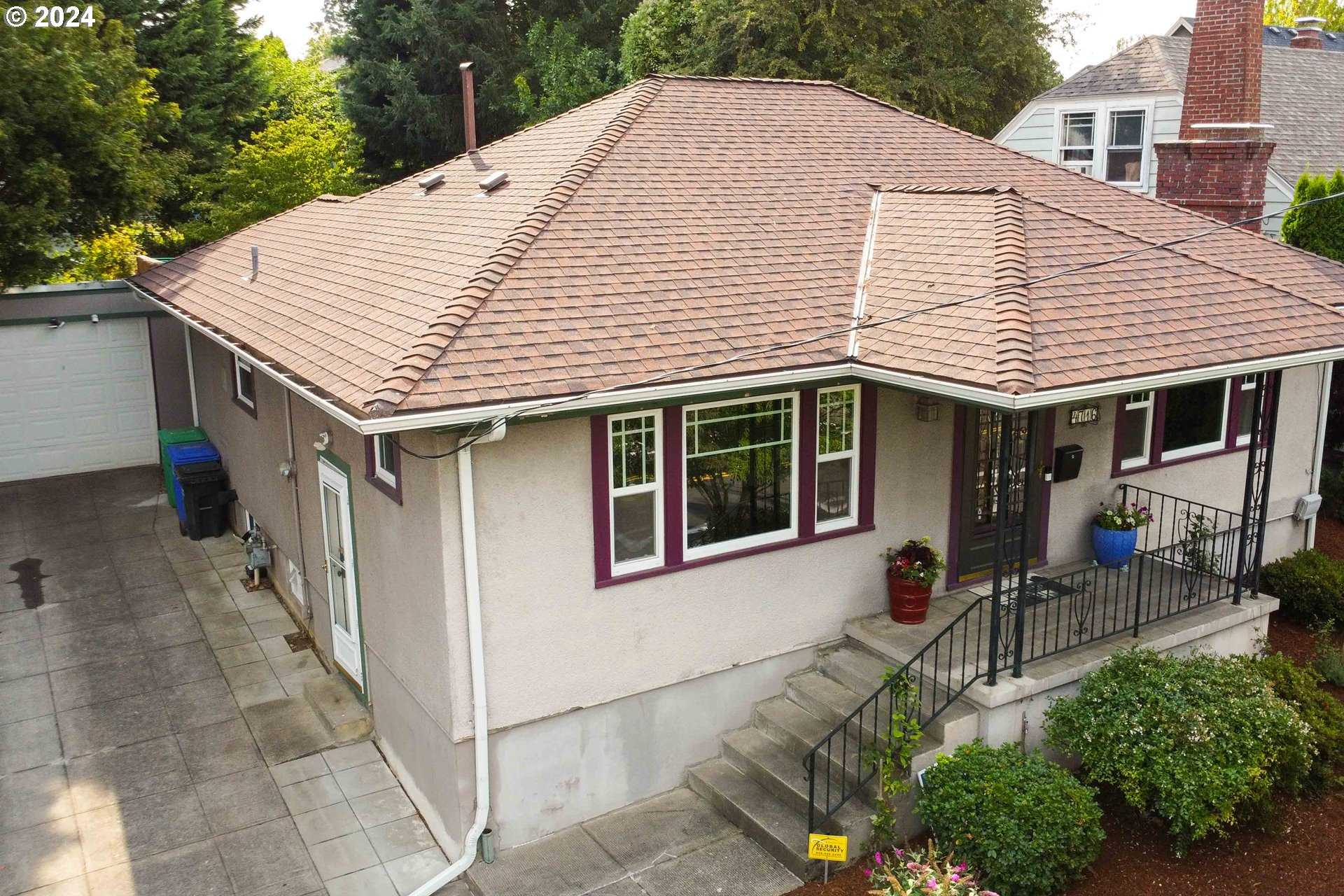 photo 1: 4716 SE 28TH AVE, Portland OR 97202