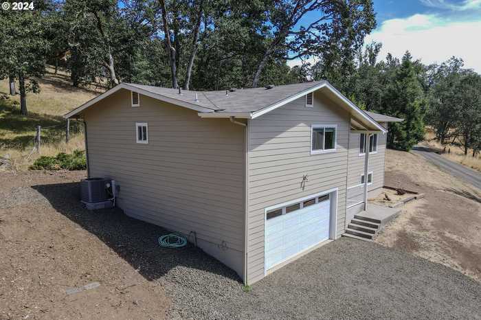 photo 46: 166 BARBERRY LN, Roseburg OR 97471