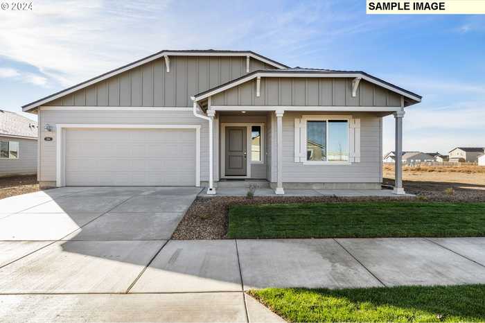 photo 1: 402 Taft ST, Umatilla OR 97882