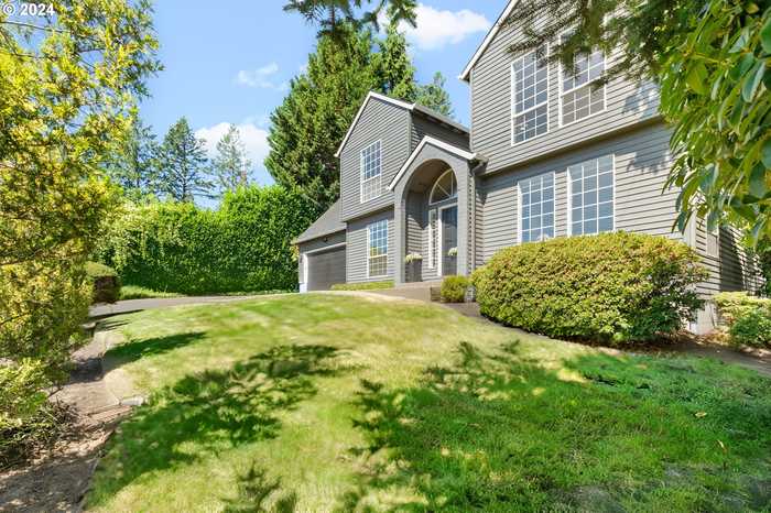 photo 2: 2124 SW SUNSET DR, Portland OR 97239