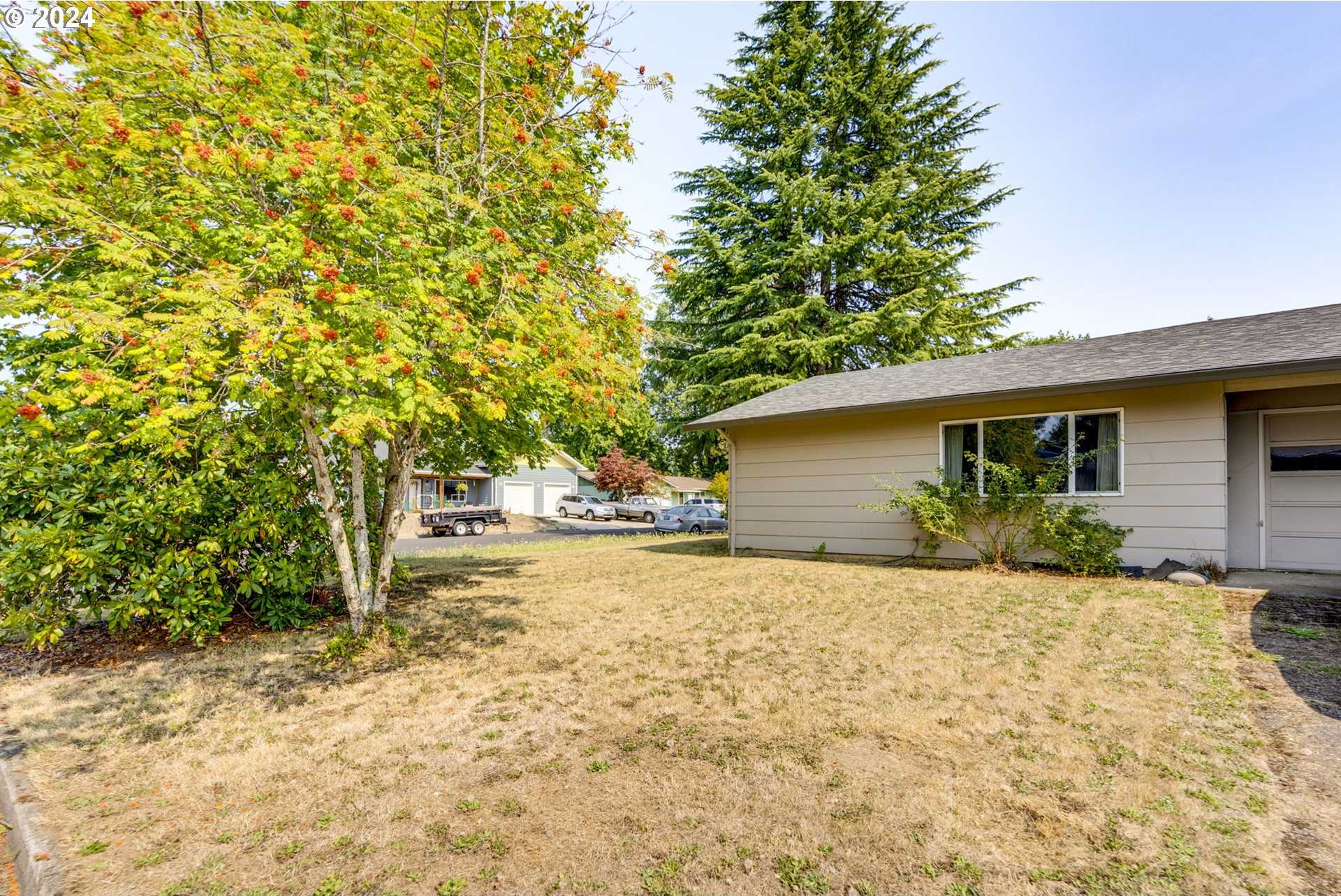 photo 3: 2127 RHODORA ST, Forest Grove OR 97116