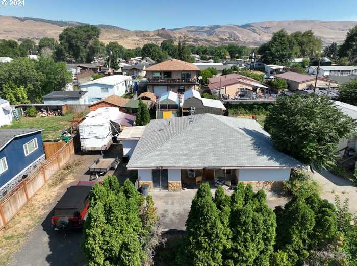 photo 1: 835 FLORAL CT, The Dalles OR 97058