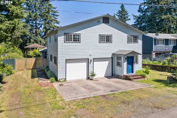 photo 1: 108 SE 133RD AVE, Portland OR 97233