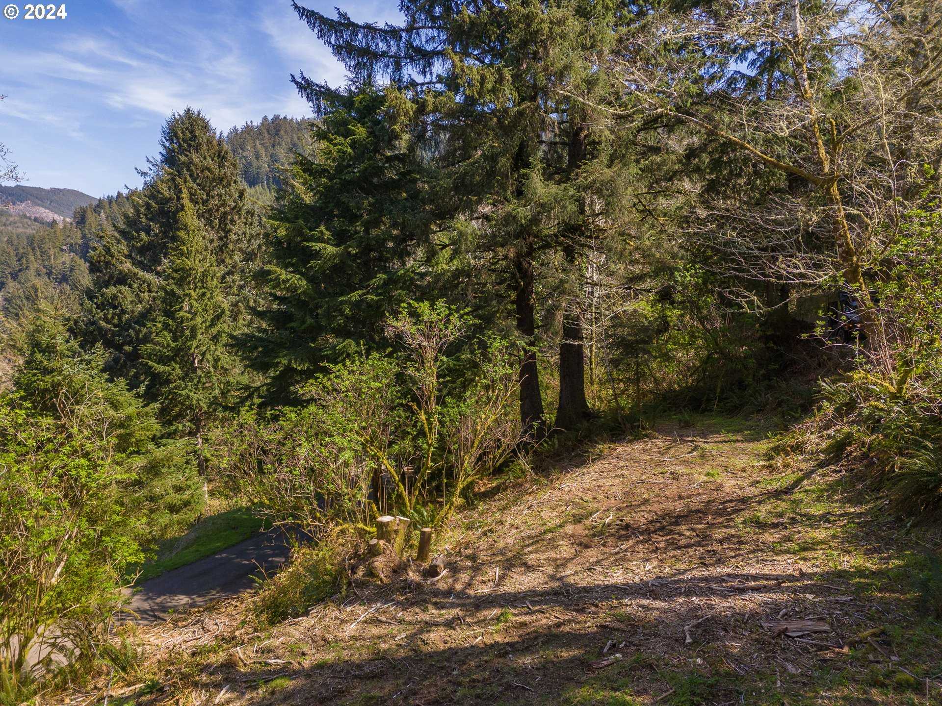 photo 2: 2000 S Fairway Rd, Neskowin OR 97149