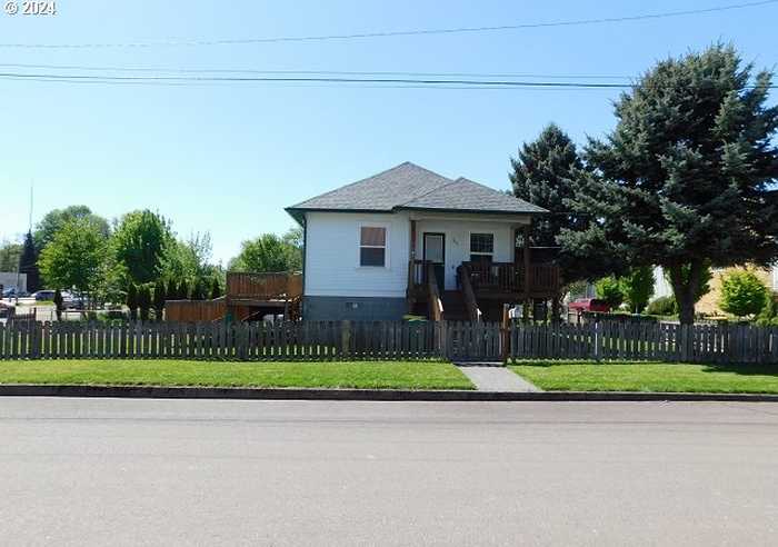 photo 1: 863 WASHINGTON AVE, Vernonia OR 97064