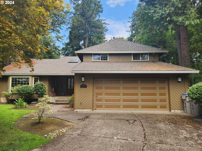 photo 2: 17320 SW BRANDYSHIRE CT, Portland OR 97224