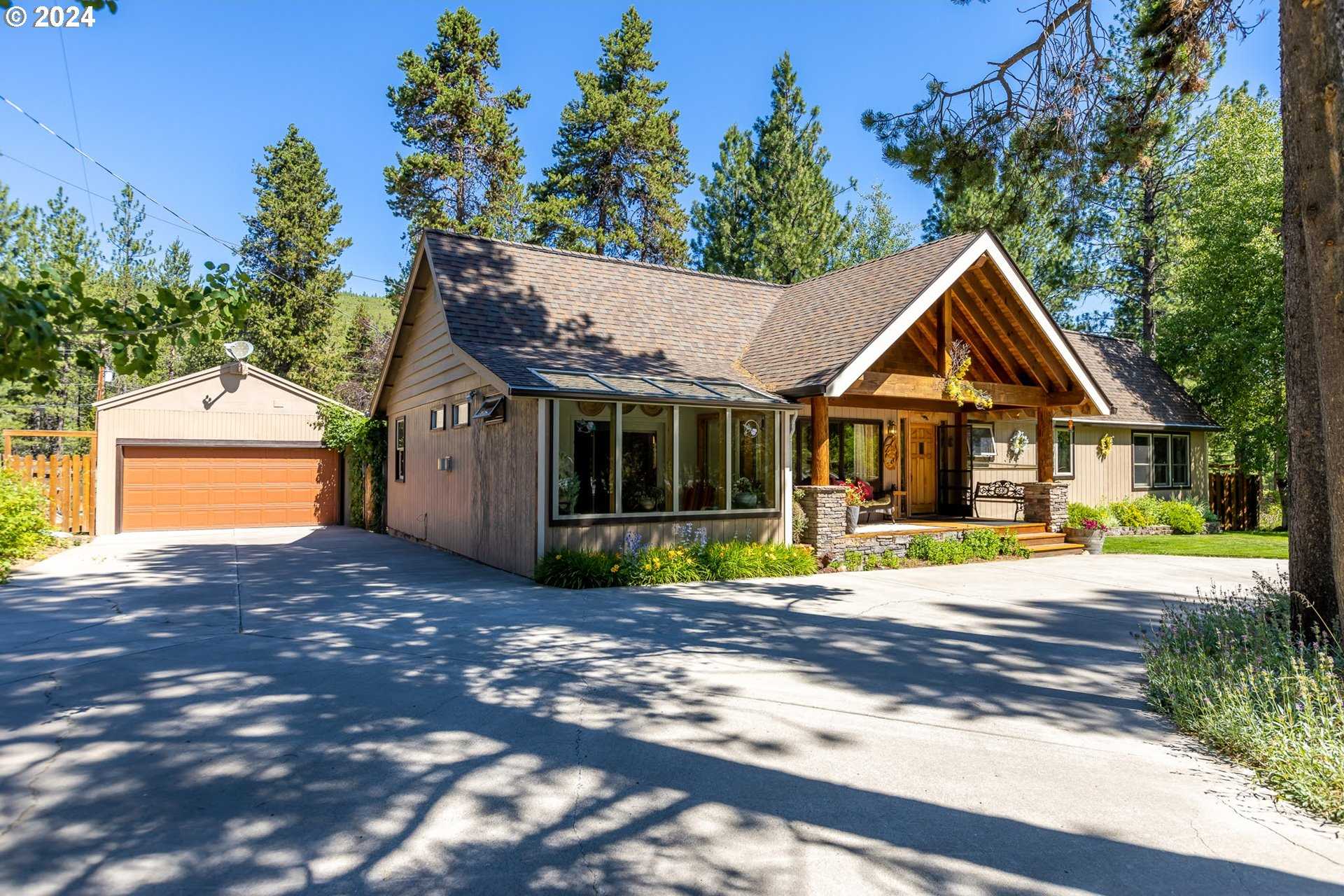 photo 1: 16390 SKYLINERS RD, Bend OR 97703