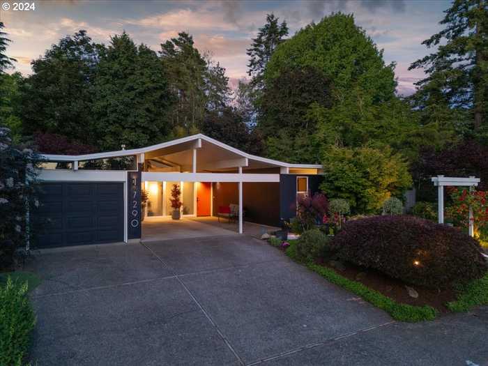 photo 1: 7290 SW 84TH AVE, Portland OR 97223