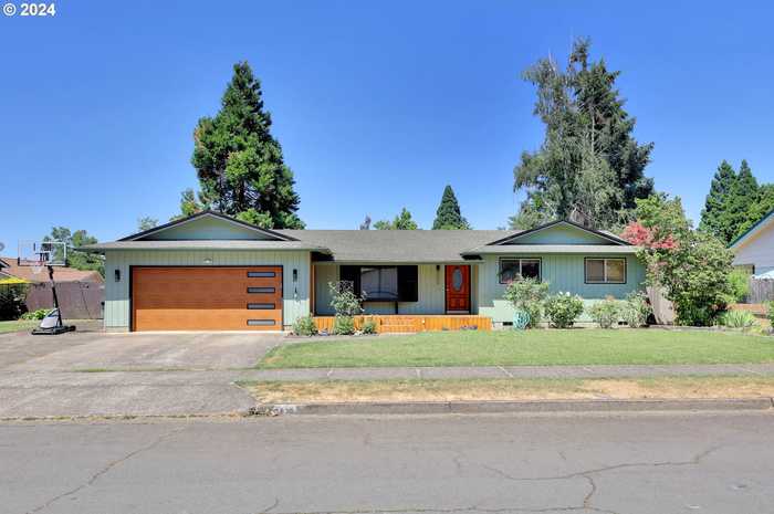 photo 2: 6636 E ST, Springfield OR 97478