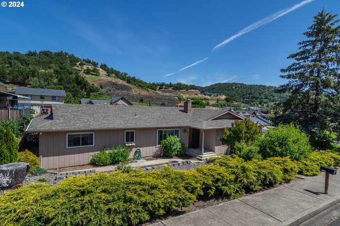 photo 39: 2066 NW SUNBERRY DR, Roseburg OR 97471