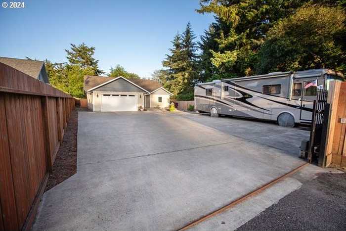 photo 2: 91352 CAPE ARAGO HWY, Coos Bay OR 97420