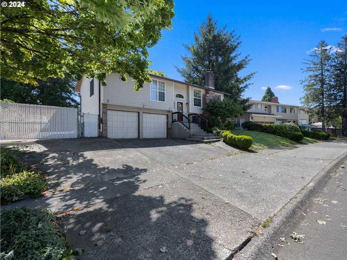 photo 2: 714 SE 40TH ST, Troutdale OR 97060