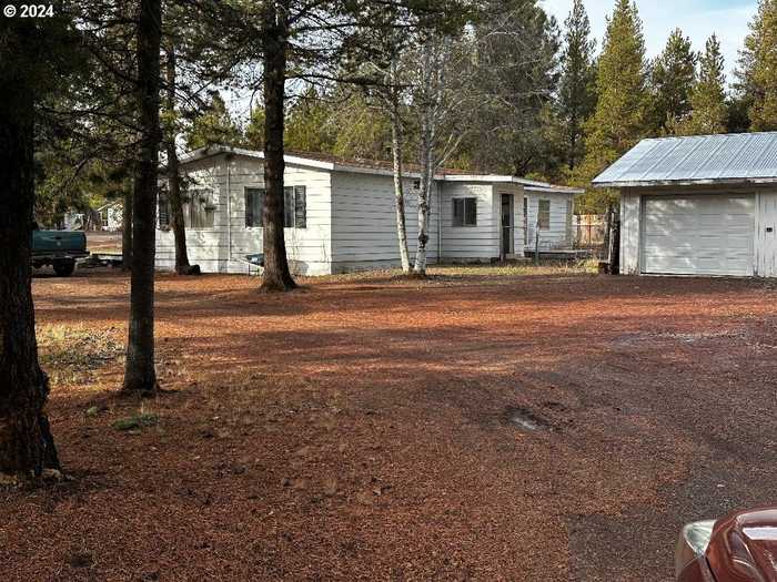 photo 1: 52406 DEER FIELD DR, La Pine OR 97739