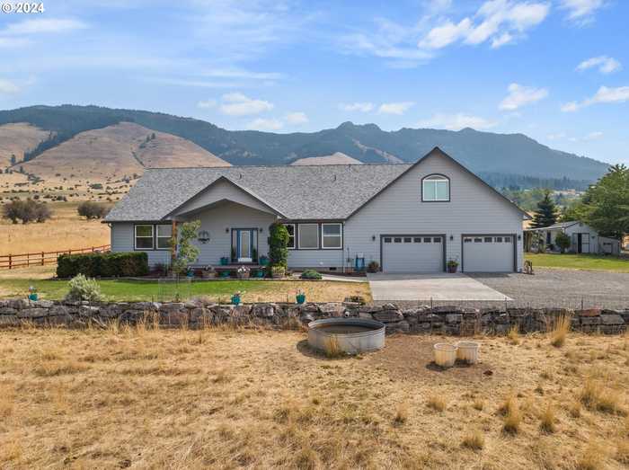 photo 1: 69495 LANTZ LN, Cove OR 97824