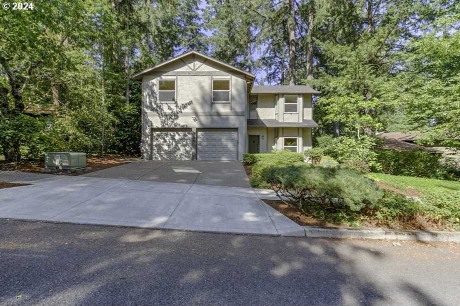 photo 1: 5230 WOODSCAPE DR SE, Salem OR 97306