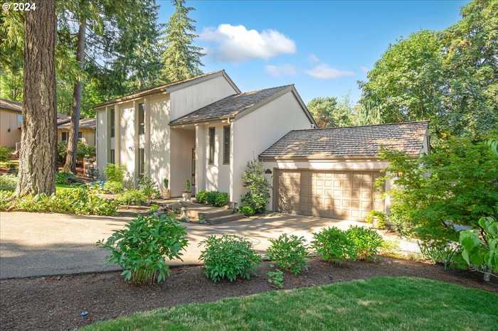 photo 2: 1 WINDSOR CT, Lake Oswego OR 97034