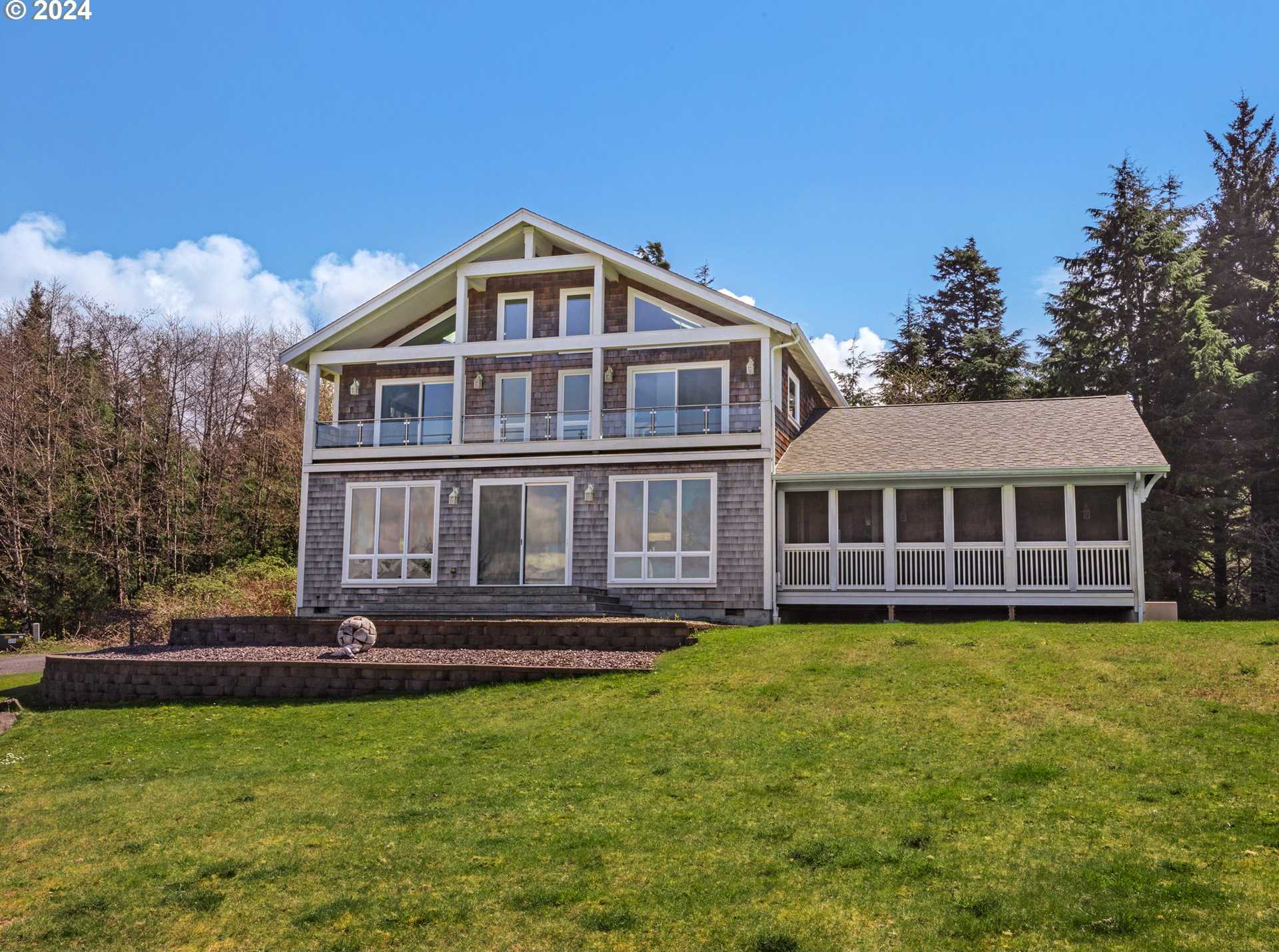 photo 3: 32227 SEASCAPE LN, Cannon Beach OR 97110