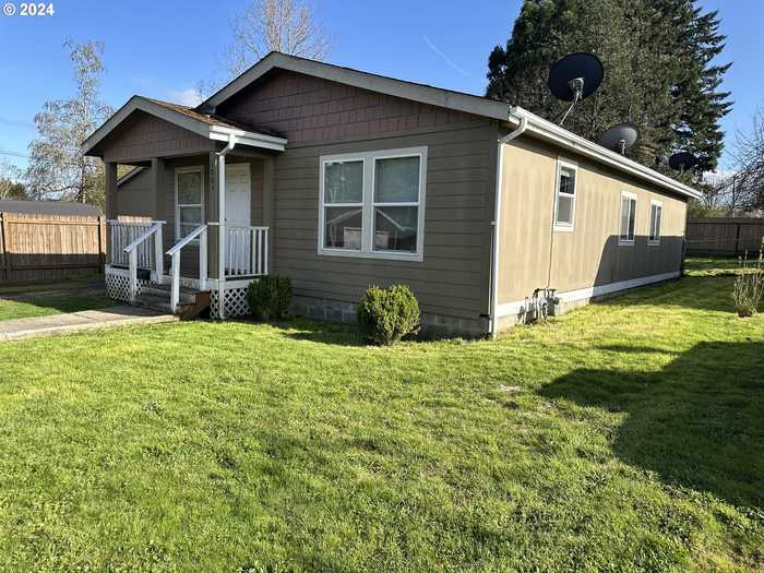 photo 2: 1003 Clatsop ST, Vernonia OR 97064