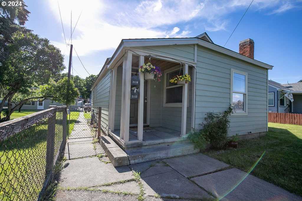 photo 3: 2112 3RD ST, La Grande OR 97850