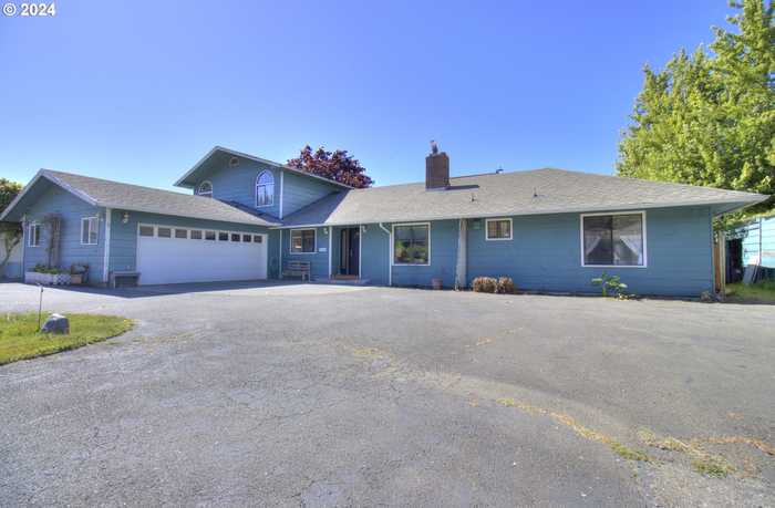 photo 2: 95622 N BANK ROGUE RIVER RD, Gold Beach OR 97444