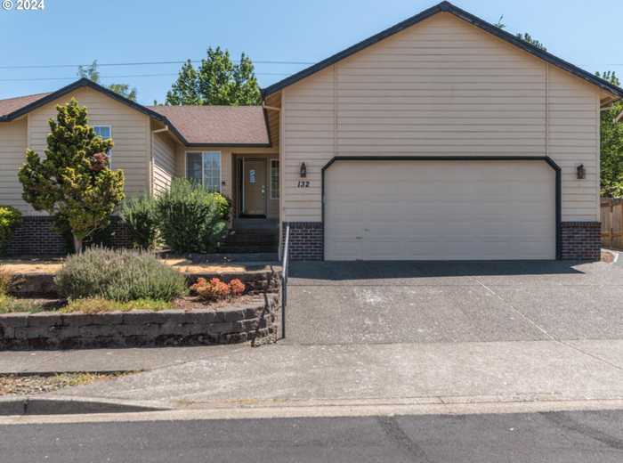 photo 1: 132 SE ANDERSON LN, Gresham OR 97080