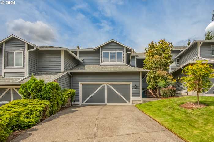 photo 1: 2085 SUNRAY CIR, West Linn OR 97068