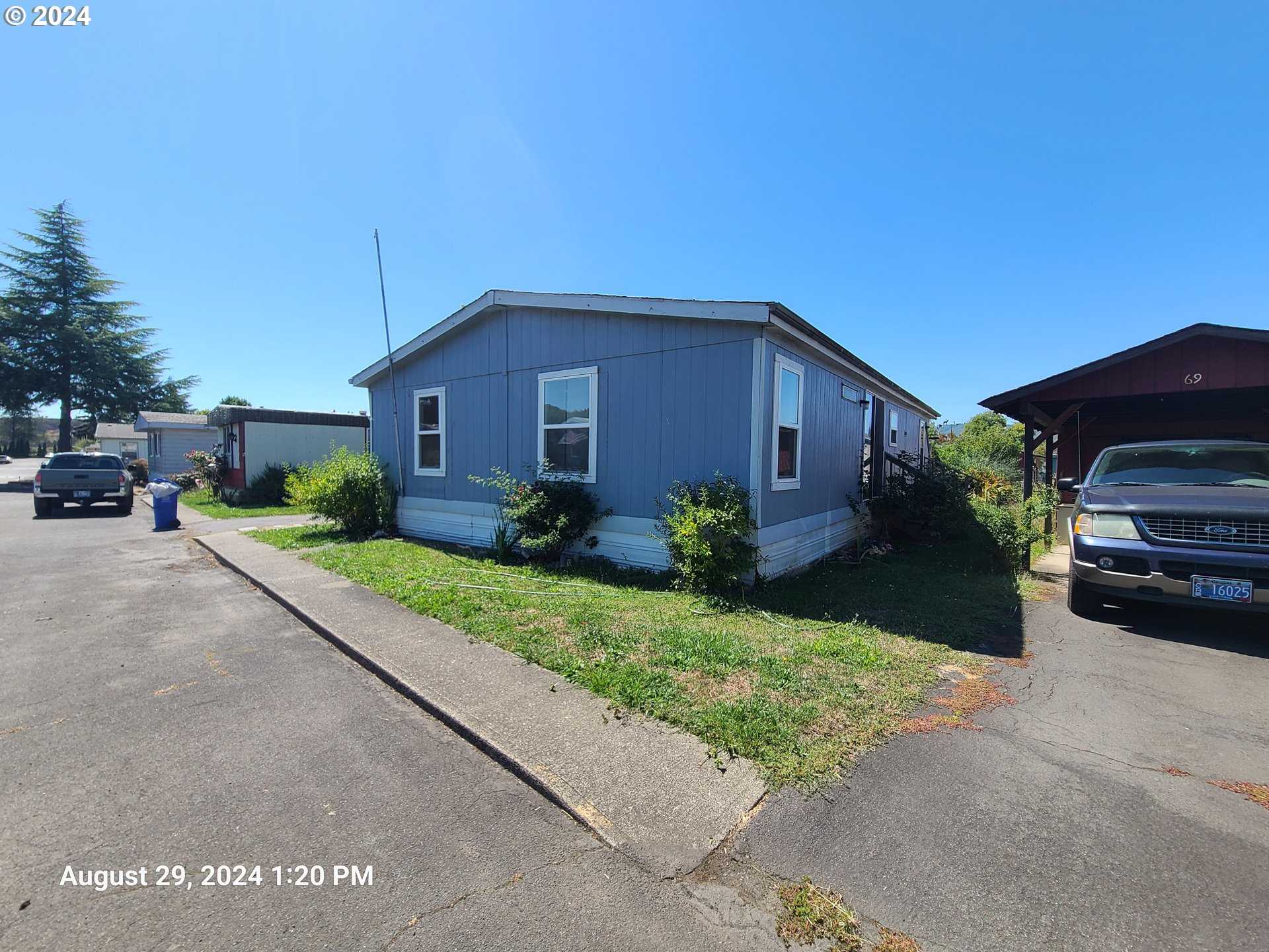 photo 2: 67 MANOR LOOP, Roseburg OR 97471