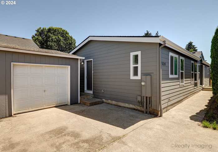 photo 1: 1526 GRANITE ST, Woodburn OR 97071