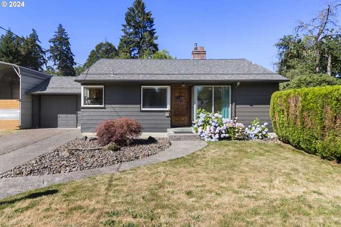 photo 1: 16711 SE BLANTON ST, Milwaukie OR 97267