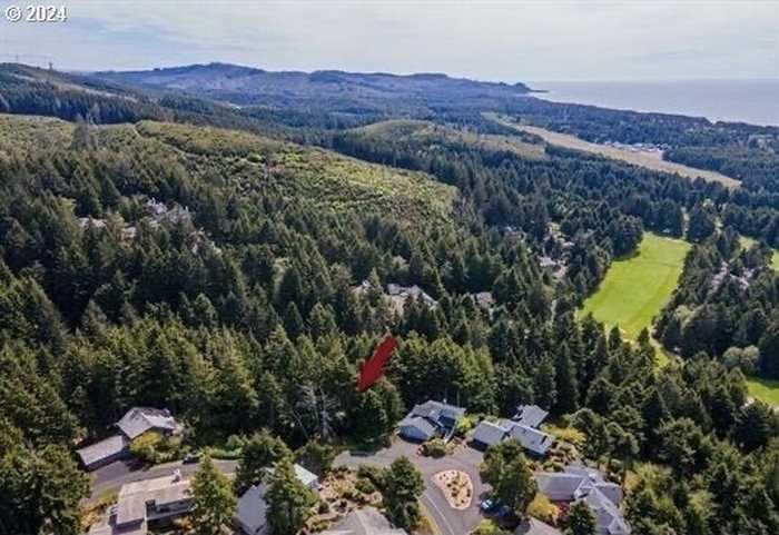 photo 2: 468 Salishan Hills DR, Gleneden Beach OR 97388