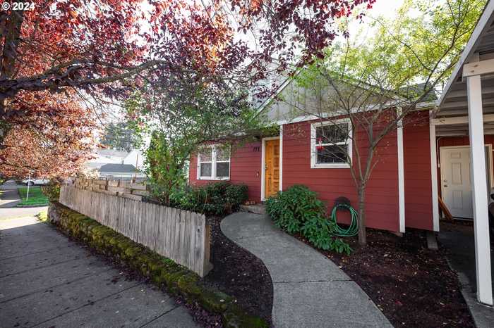 photo 1: 177 SE 119TH AVE, Portland OR 97216