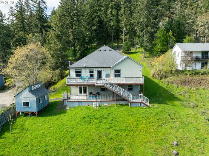 photo 2: 1836 LAKE VIEW DR, Sutherlin OR 97479