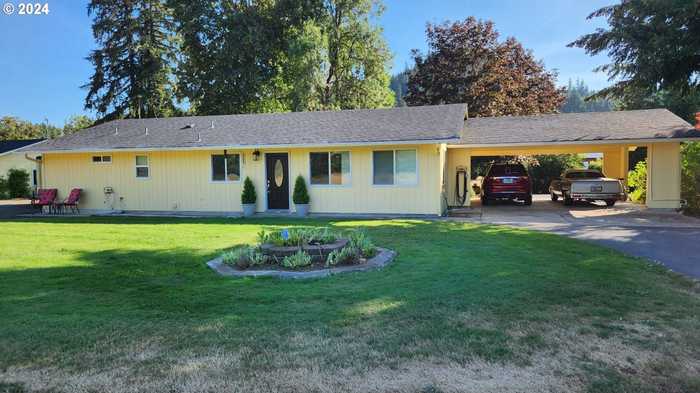 photo 1: 34710 ROW RIVER RD, Cottage Grove OR 97424