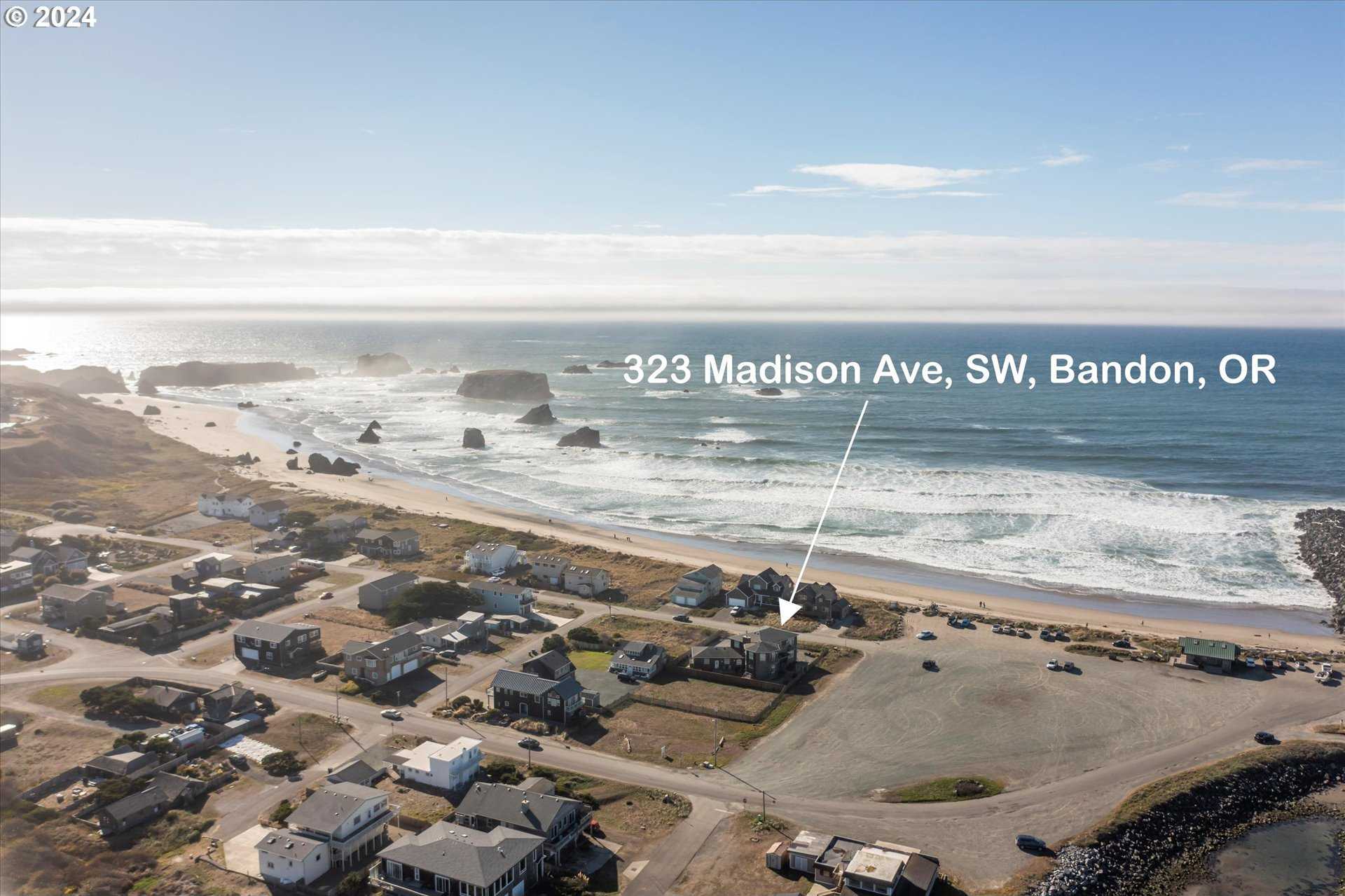 photo 3: 323 SW MADISON AVE, Bandon OR 97411