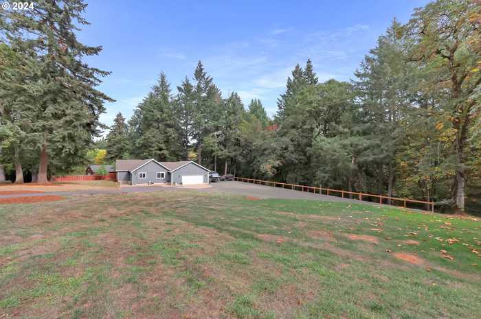 photo 2: 26740 SHADY OAK DR, Monroe OR 97456