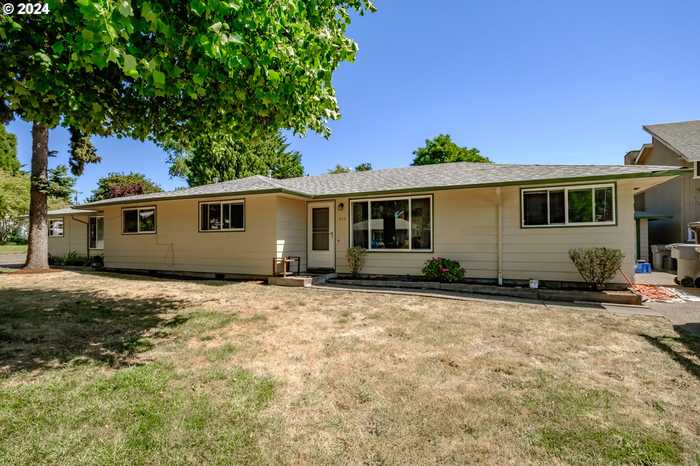 photo 1: 428/430 SE BRIDGEWAY AVE, Corvallis OR 97333